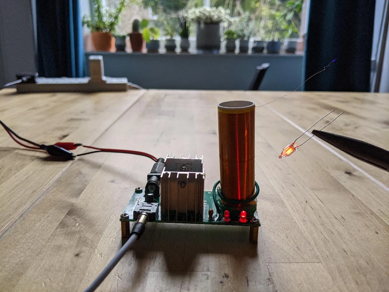 Mini Tesla Coil kit from Ebay! (playing Bohemian Rhapsody)